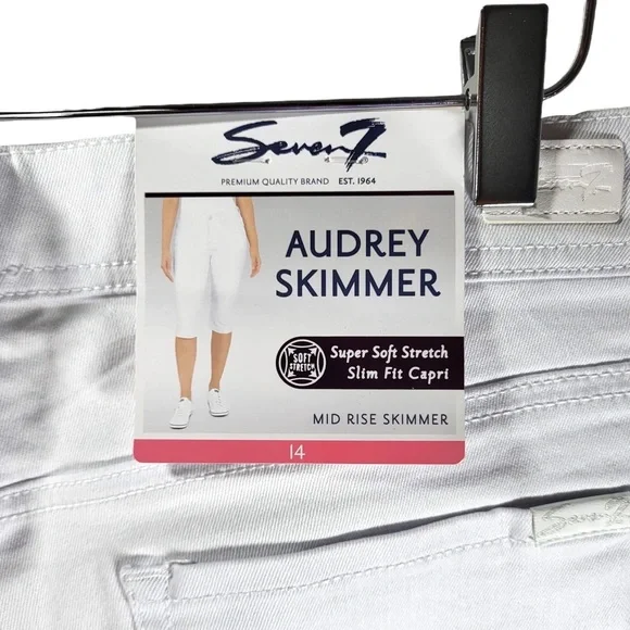 NWT Seven7 Audrey Mid-Rise Skimmer Capris in White - Picture 3 of 10